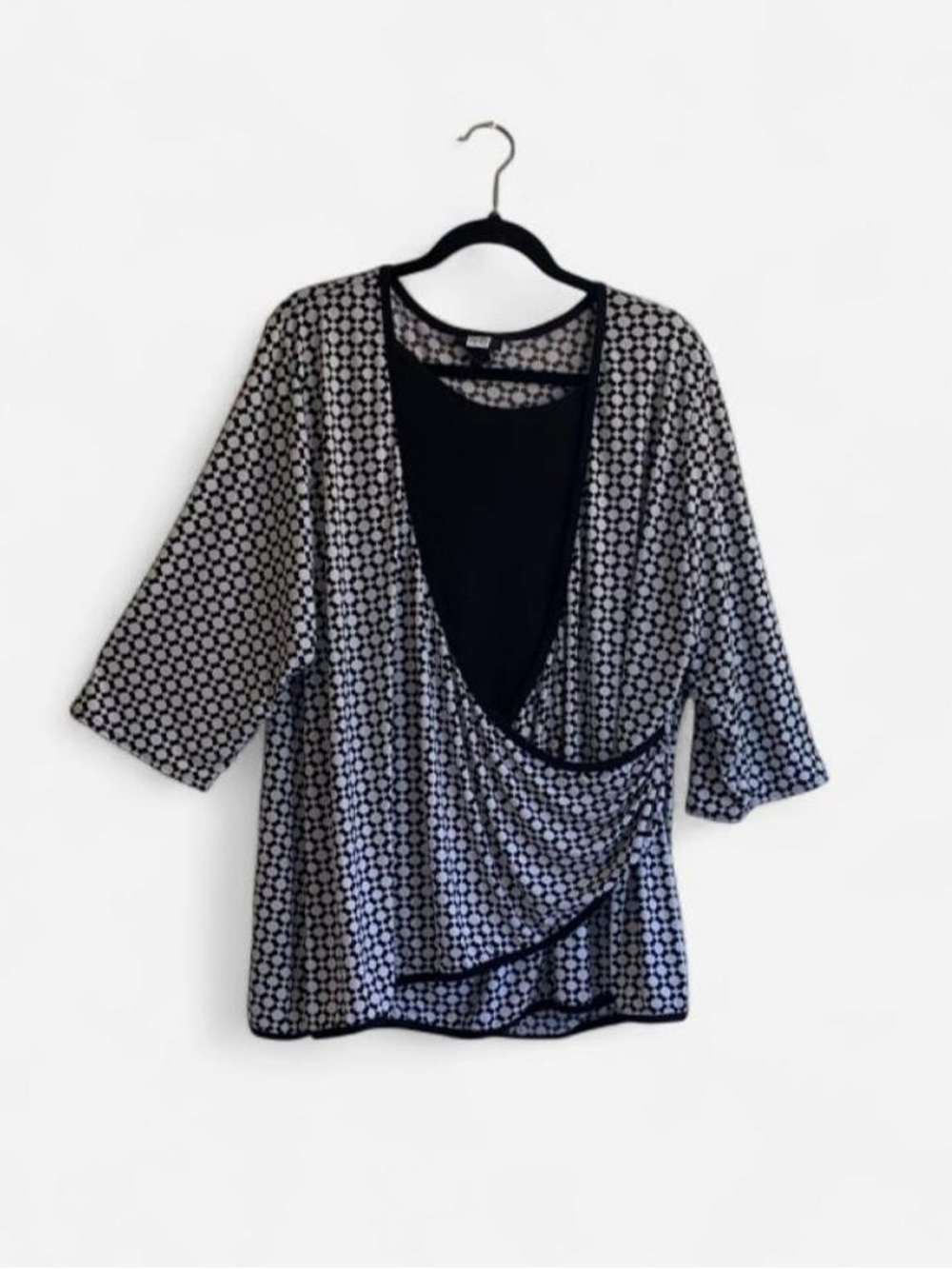Studio 1940 Black and White Geometric Faux-Wrap Top